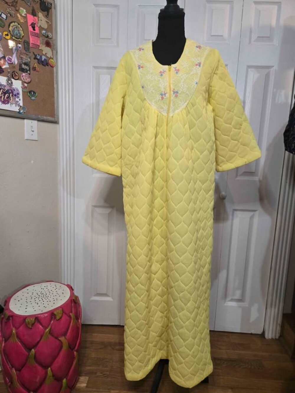 Bright Yellow VINTAGE Quilted Housecoat Lace Size 14